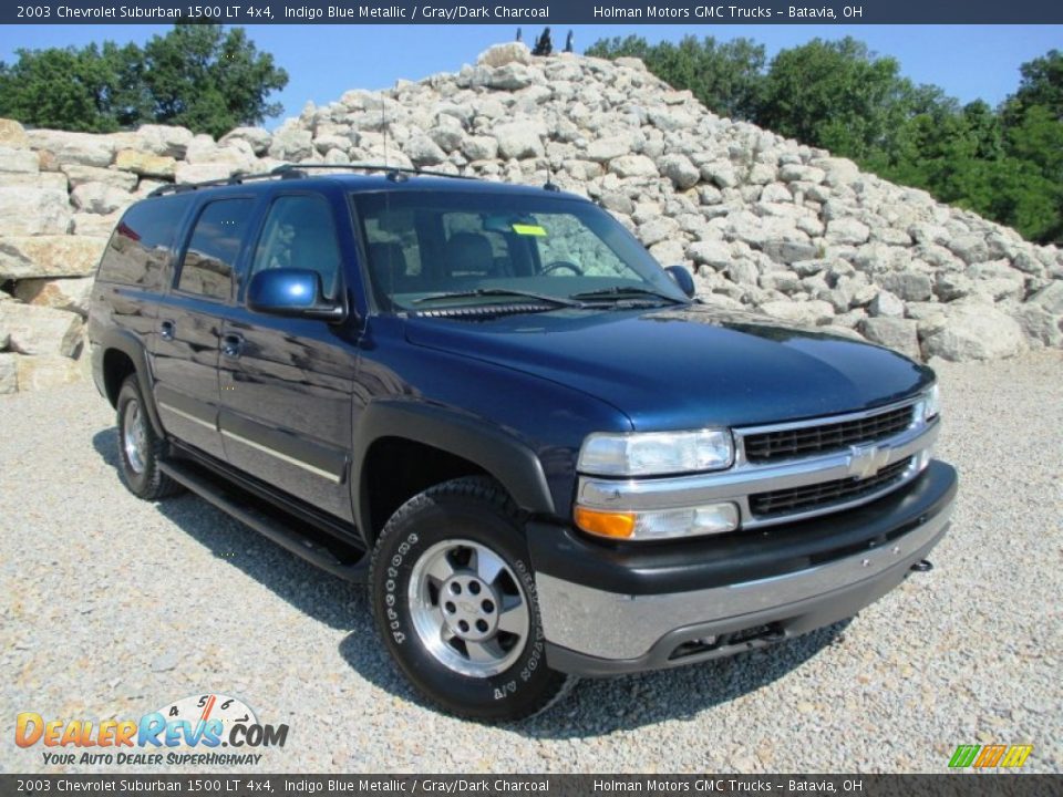 Front 3/4 View of 2003 Chevrolet Suburban 1500 LT 4x4 Photo #1