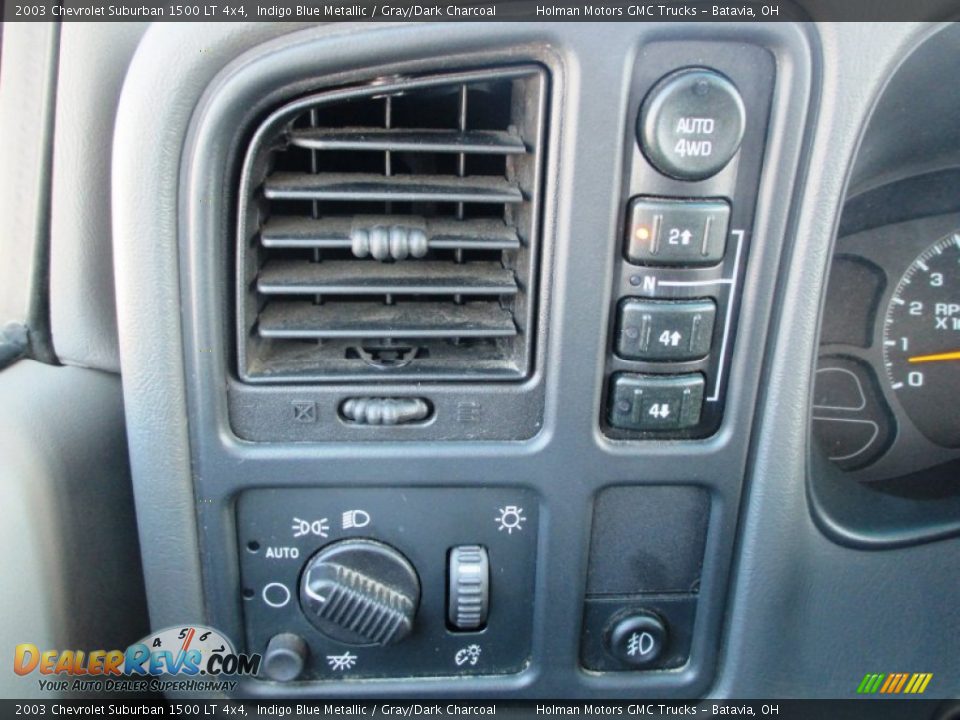 2003 Chevrolet Suburban 1500 LT 4x4 Indigo Blue Metallic / Gray/Dark Charcoal Photo #17