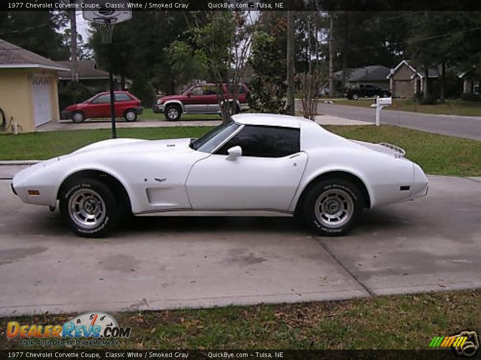 Classic White 1977 Chevrolet Corvette Coupe Photo #2
