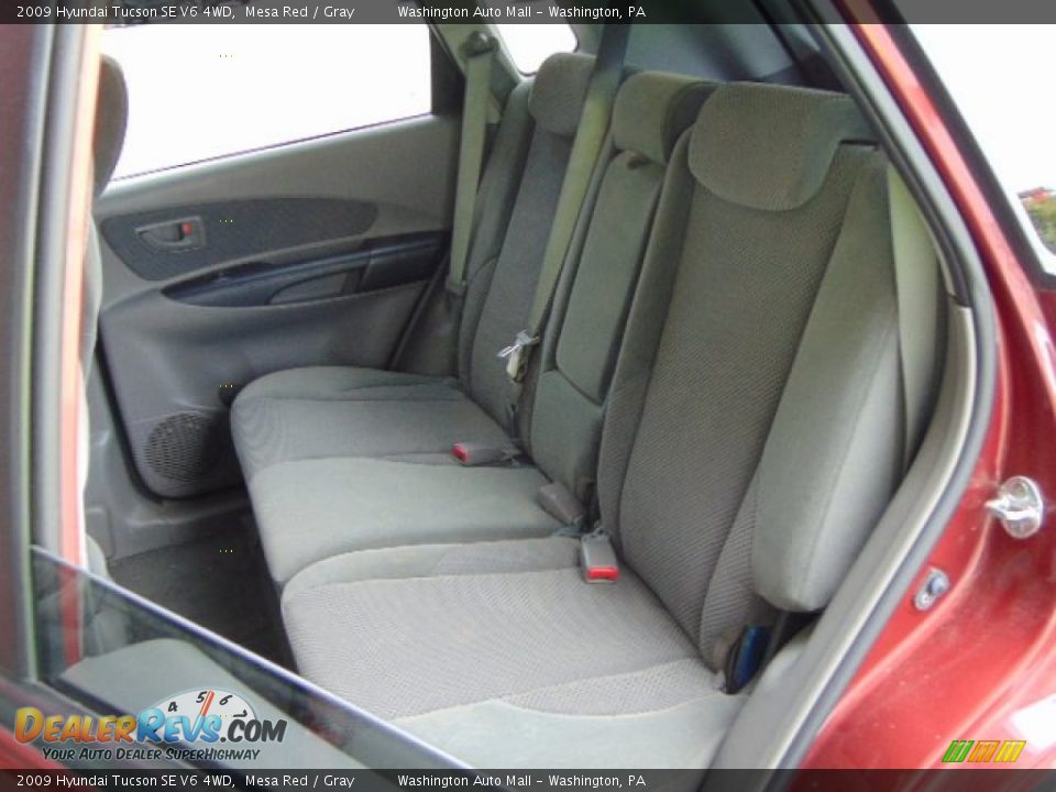 2009 Hyundai Tucson SE V6 4WD Mesa Red / Gray Photo #18