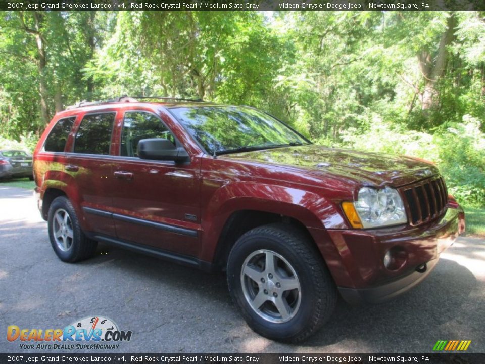2007 Jeep Grand Cherokee Laredo 4x4 Red Rock Crystal Pearl / Medium Slate Gray Photo #3