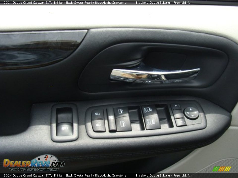 2014 Dodge Grand Caravan SXT Brilliant Black Crystal Pearl / Black/Light Graystone Photo #14