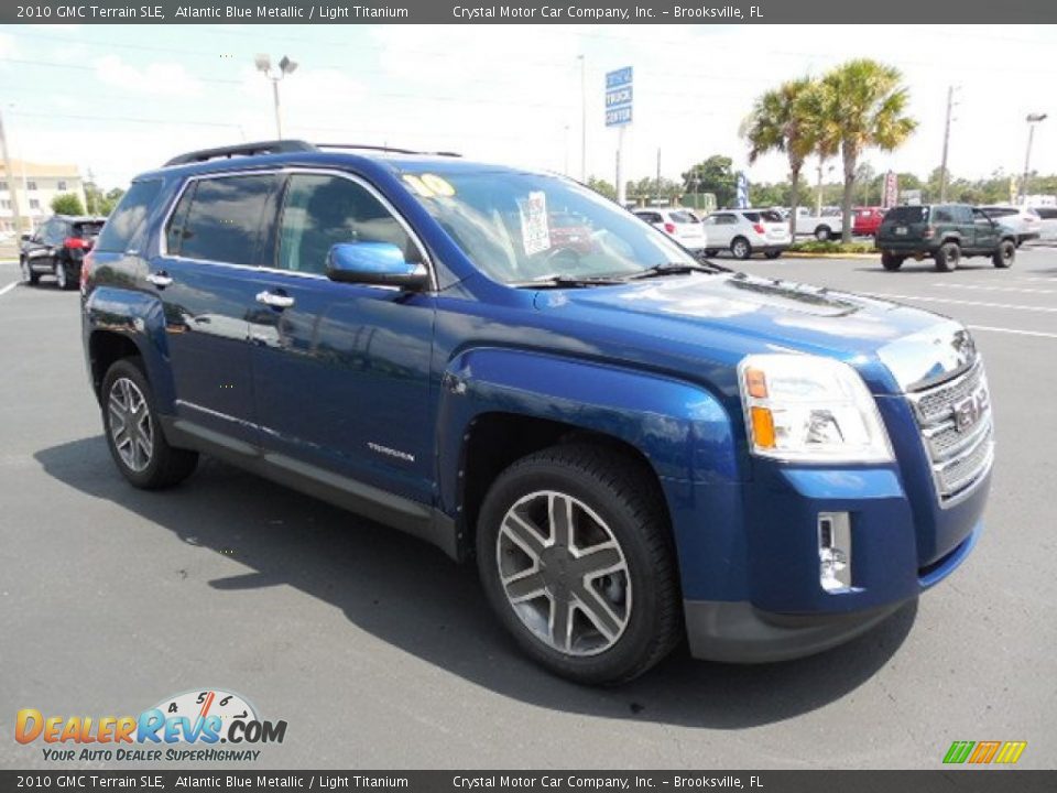 Front 3/4 View of 2010 GMC Terrain SLE Photo #11