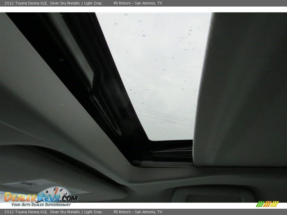 2012 Toyota Sienna XLE Silver Sky Metallic / Light Gray Photo #18