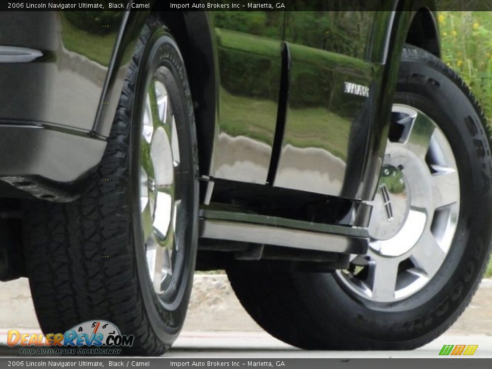 2006 Lincoln Navigator Ultimate Black / Camel Photo #10