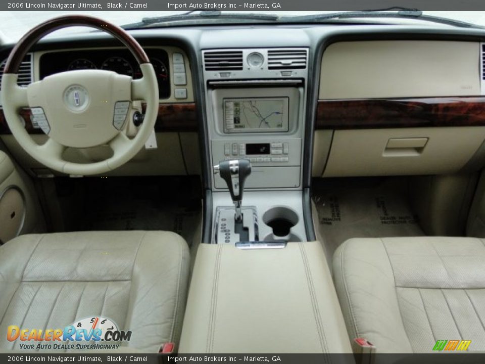 2006 Lincoln Navigator Ultimate Black / Camel Photo #13