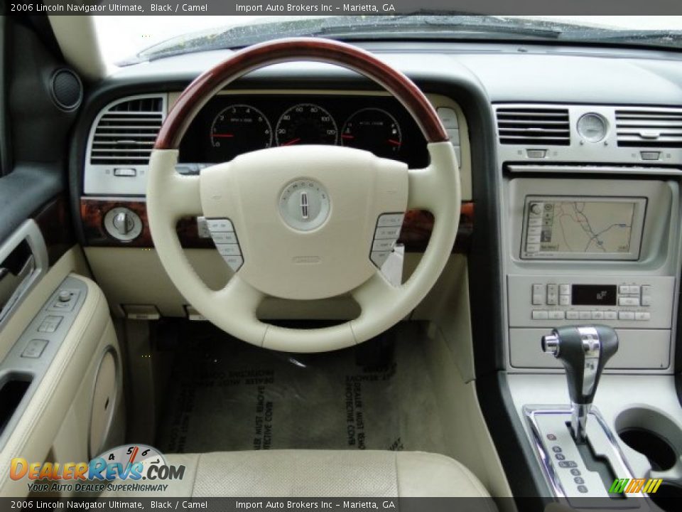 2006 Lincoln Navigator Ultimate Black / Camel Photo #14
