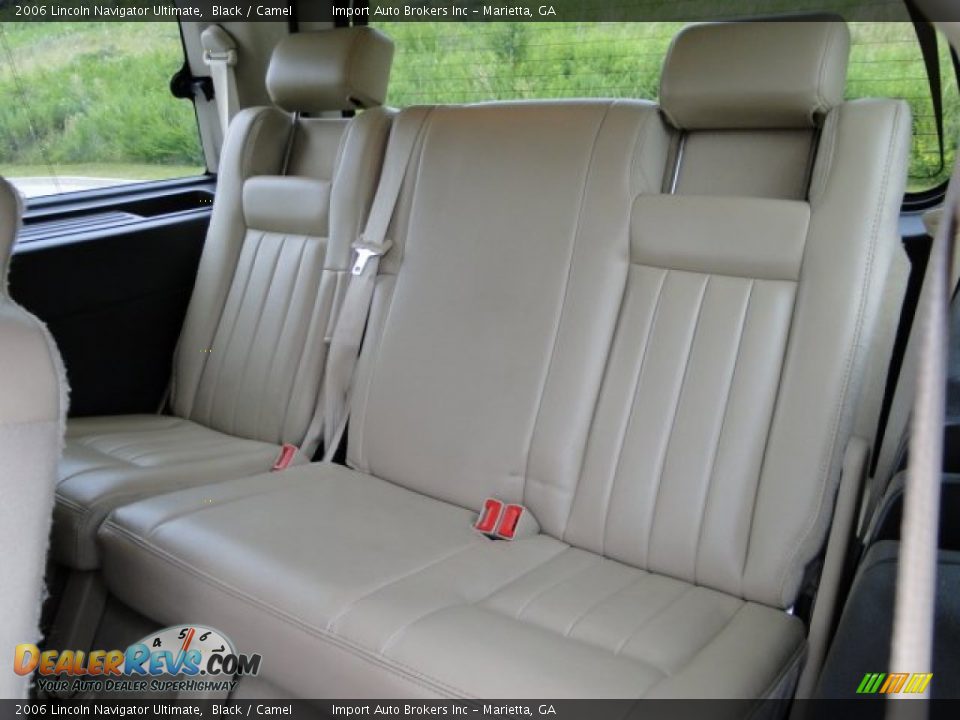 2006 Lincoln Navigator Ultimate Black / Camel Photo #16