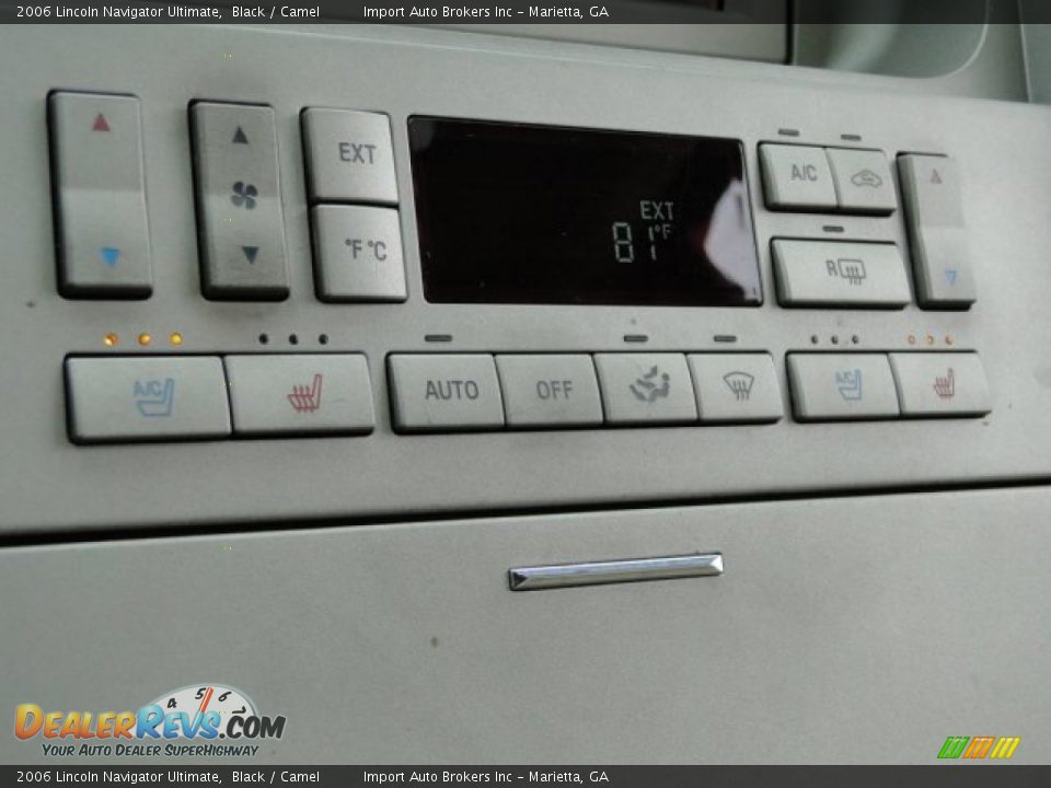 2006 Lincoln Navigator Ultimate Black / Camel Photo #18