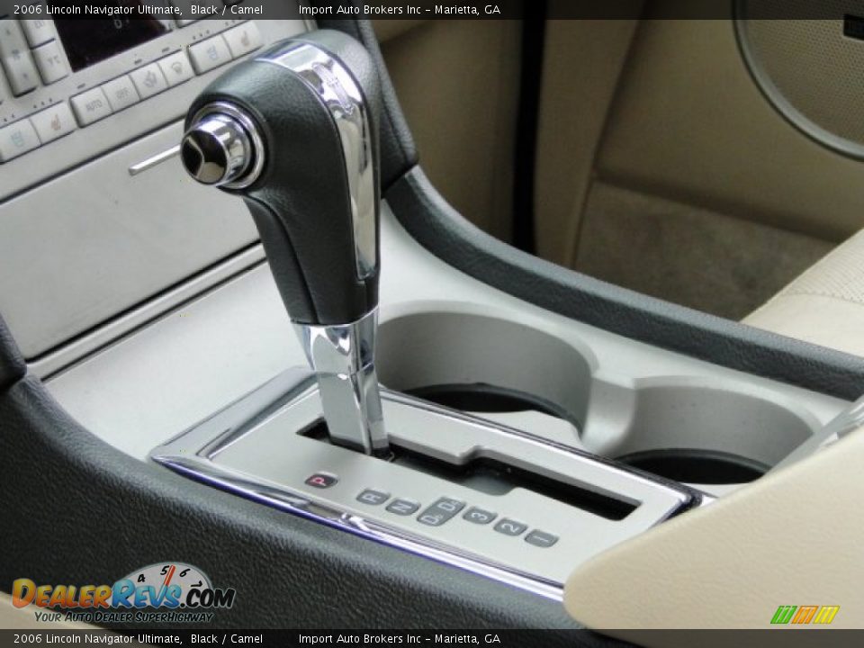 2006 Lincoln Navigator Ultimate Black / Camel Photo #22