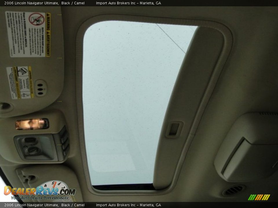 2006 Lincoln Navigator Ultimate Black / Camel Photo #25