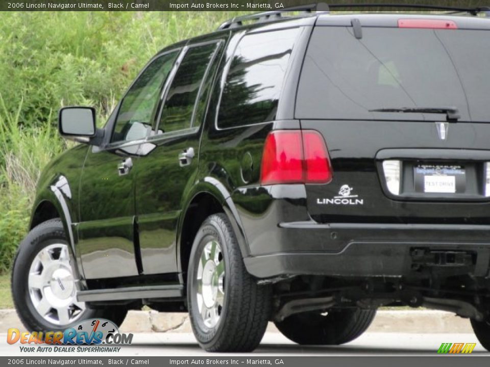 2006 Lincoln Navigator Ultimate Black / Camel Photo #30