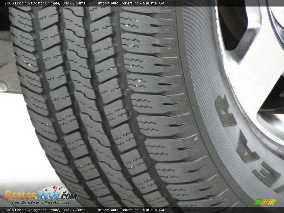 2006 Lincoln Navigator Ultimate Black / Camel Photo #32