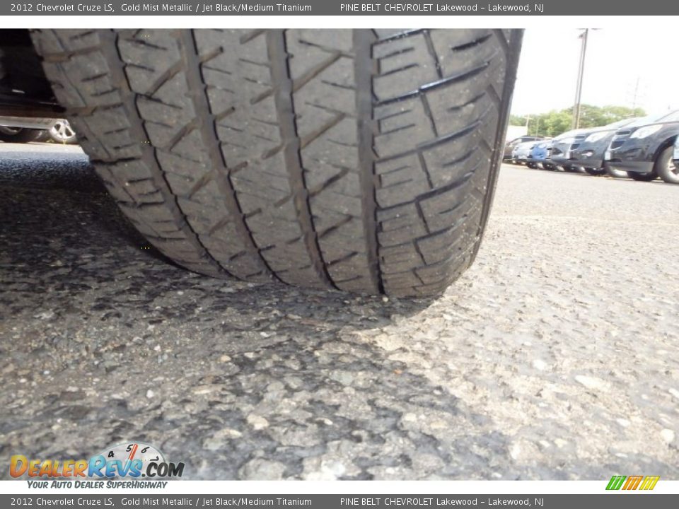 2012 Chevrolet Cruze LS Gold Mist Metallic / Jet Black/Medium Titanium Photo #21
