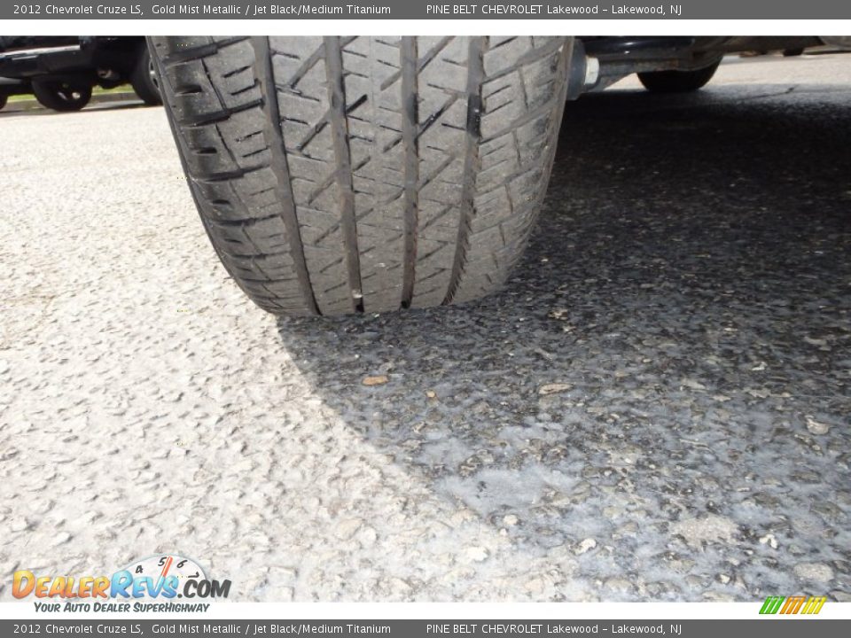2012 Chevrolet Cruze LS Gold Mist Metallic / Jet Black/Medium Titanium Photo #24