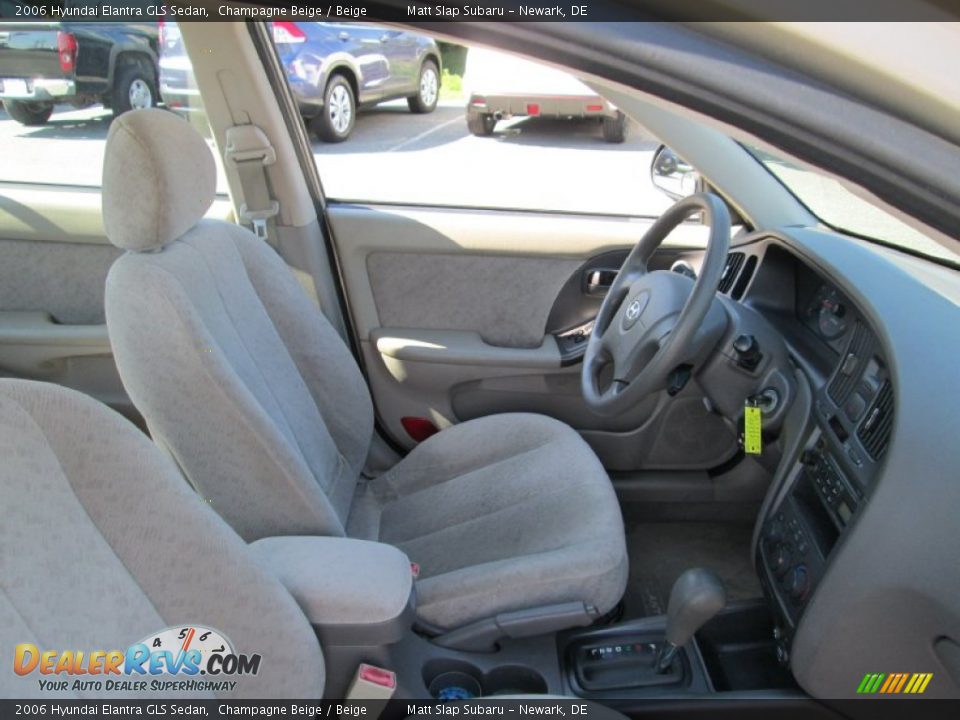 2006 Hyundai Elantra GLS Sedan Champagne Beige / Beige Photo #15