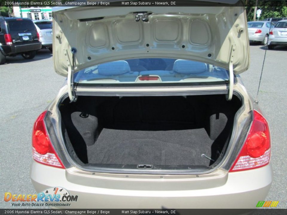 2006 Hyundai Elantra GLS Sedan Champagne Beige / Beige Photo #19