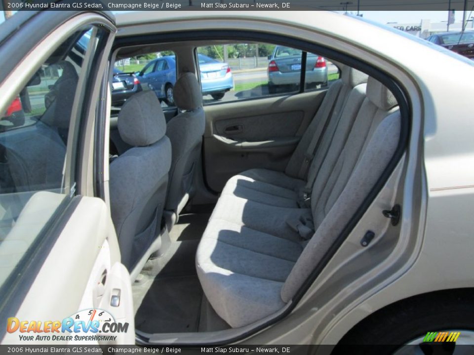 2006 Hyundai Elantra GLS Sedan Champagne Beige / Beige Photo #20