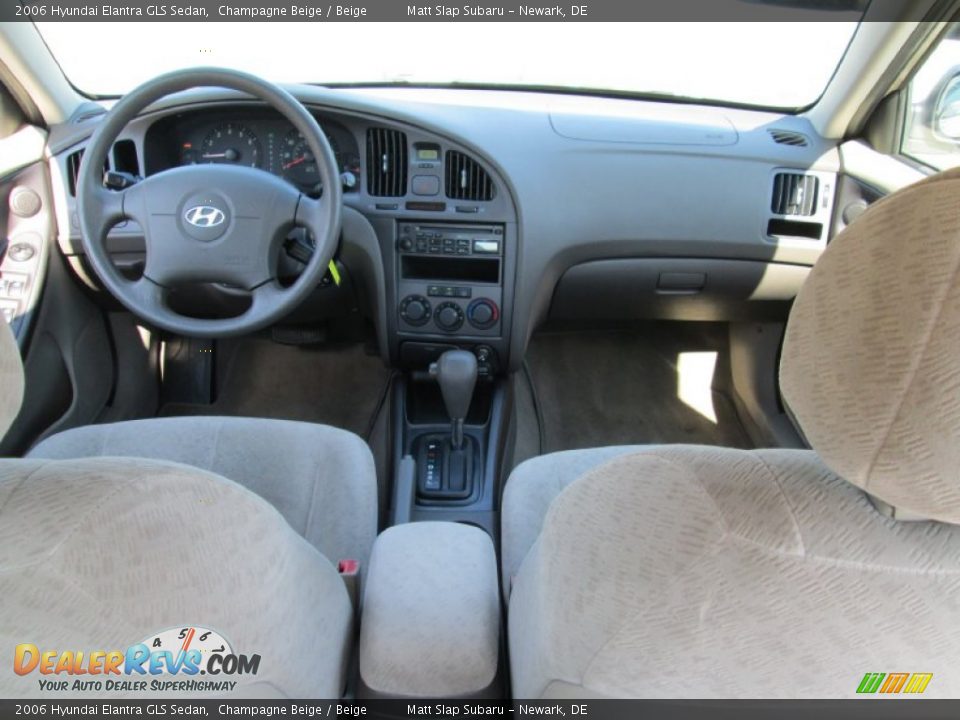 2006 Hyundai Elantra GLS Sedan Champagne Beige / Beige Photo #23