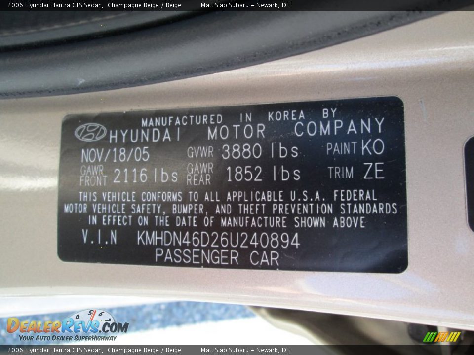 2006 Hyundai Elantra GLS Sedan Champagne Beige / Beige Photo #28