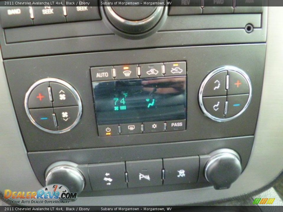 2011 Chevrolet Avalanche LT 4x4 Black / Ebony Photo #18