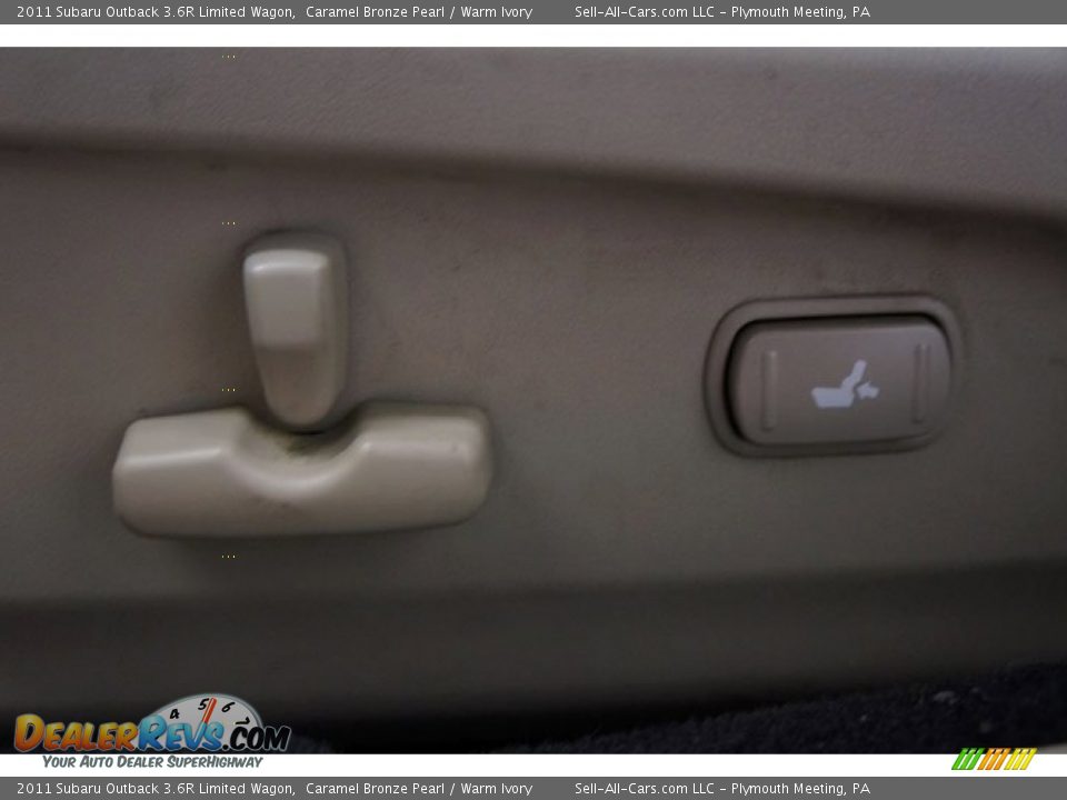 2011 Subaru Outback 3.6R Limited Wagon Caramel Bronze Pearl / Warm Ivory Photo #21