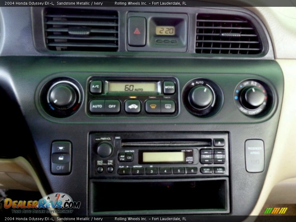 Controls of 2004 Honda Odyssey EX-L Photo #27