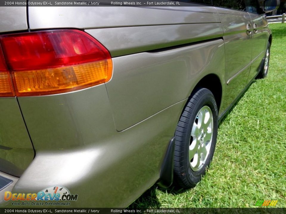 2004 Honda Odyssey EX-L Sandstone Metallic / Ivory Photo #32