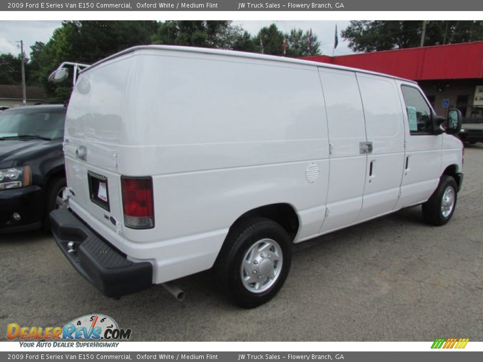 2009 Ford E Series Van E150 Commercial Oxford White / Medium Flint Photo #4