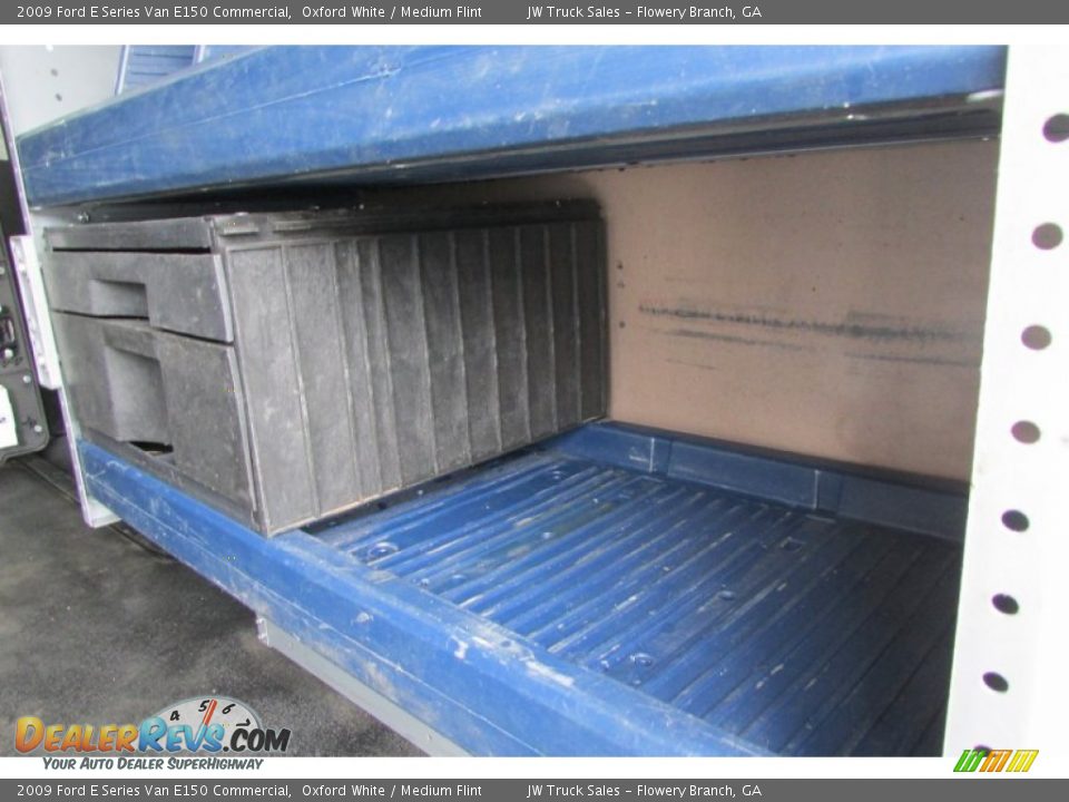 2009 Ford E Series Van E150 Commercial Oxford White / Medium Flint Photo #17