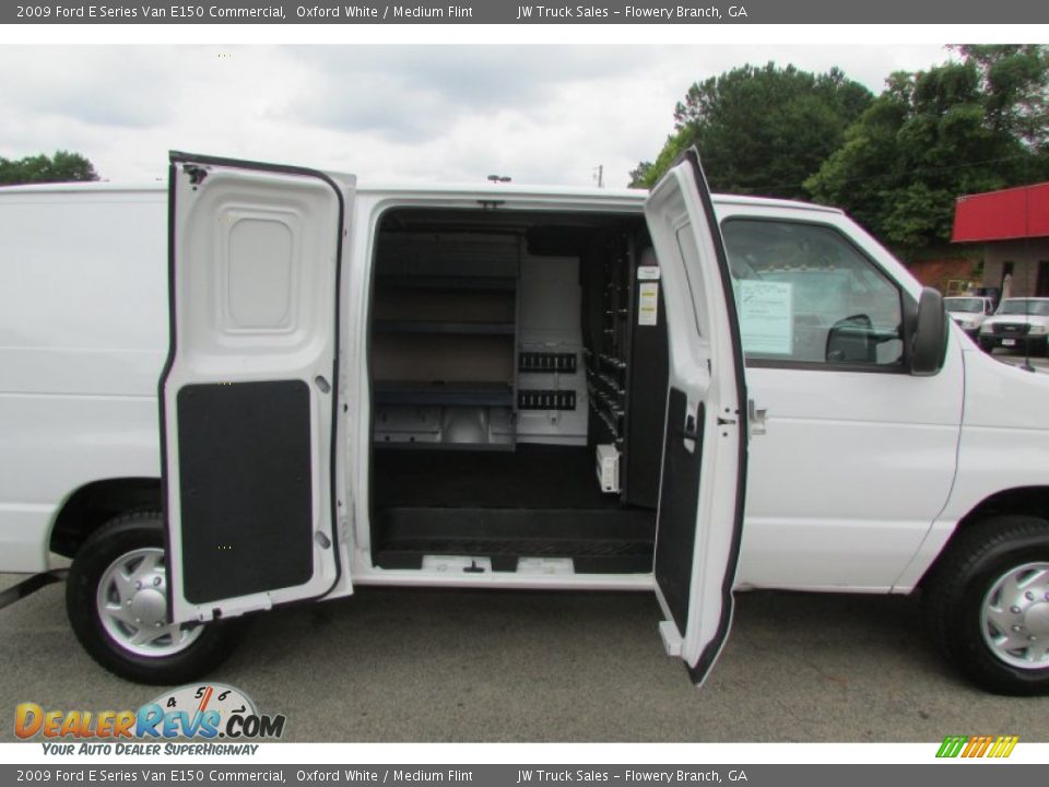 2009 Ford E Series Van E150 Commercial Oxford White / Medium Flint Photo #19