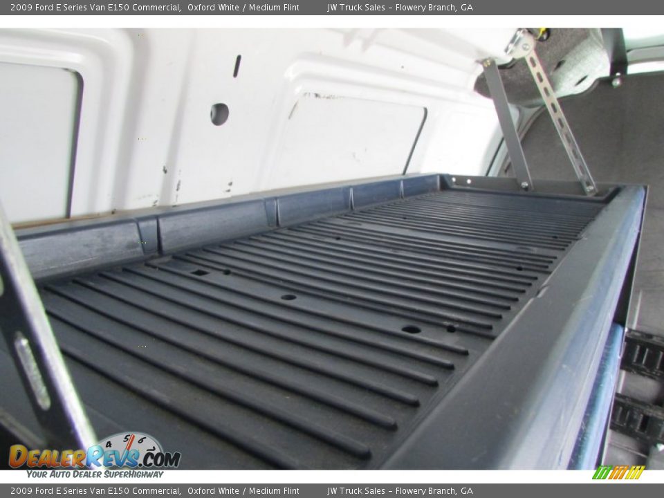 2009 Ford E Series Van E150 Commercial Oxford White / Medium Flint Photo #27