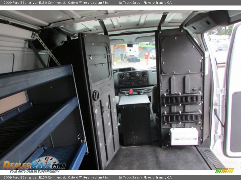 2009 Ford E Series Van E150 Commercial Oxford White / Medium Flint Photo #31