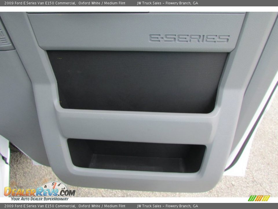 2009 Ford E Series Van E150 Commercial Oxford White / Medium Flint Photo #34
