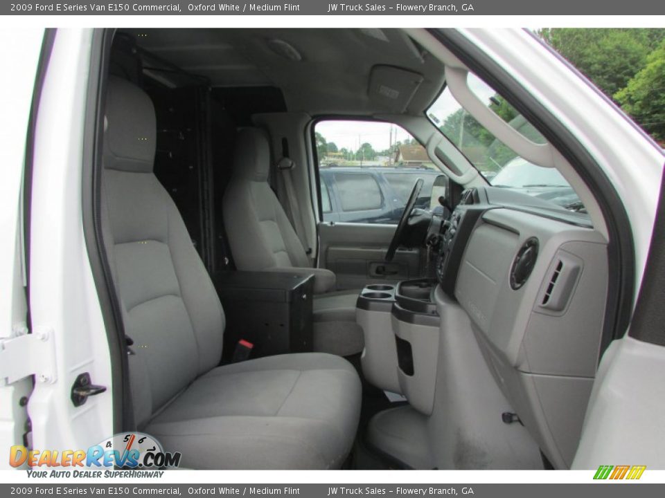 2009 Ford E Series Van E150 Commercial Oxford White / Medium Flint Photo #36