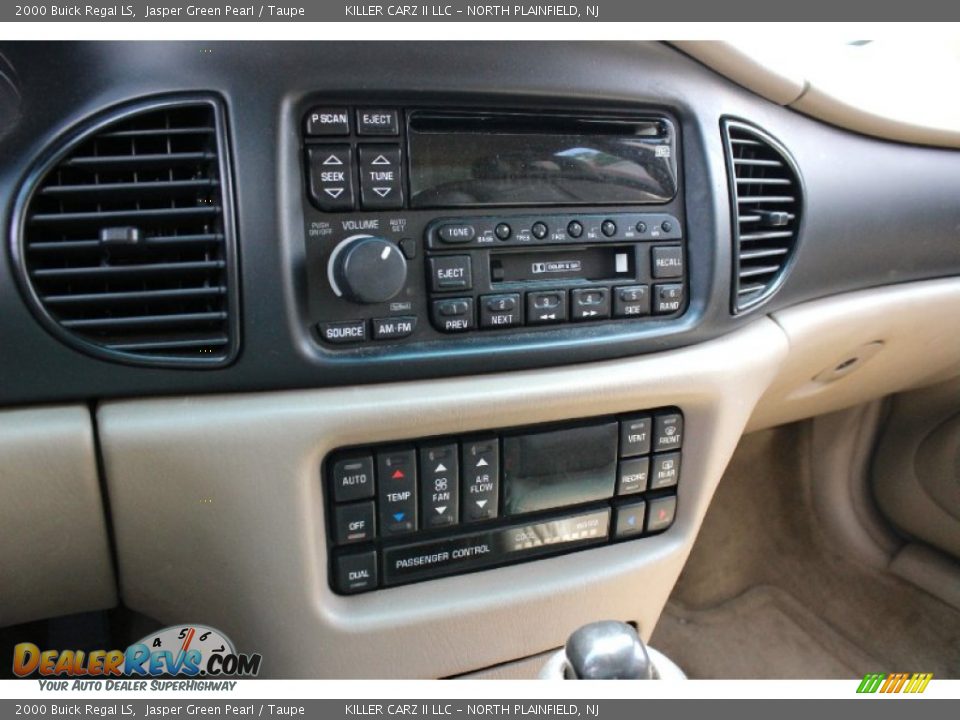 2000 Buick Regal LS Jasper Green Pearl / Taupe Photo #20