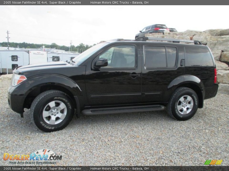 2005 Nissan Pathfinder SE 4x4 Super Black / Graphite Photo #3