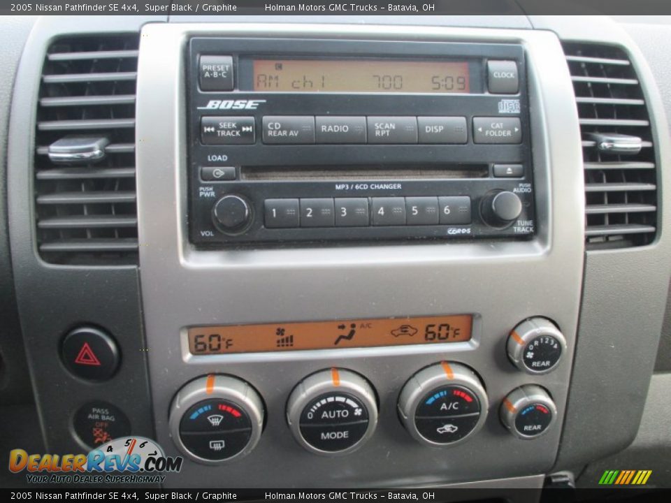 2005 Nissan Pathfinder SE 4x4 Super Black / Graphite Photo #7