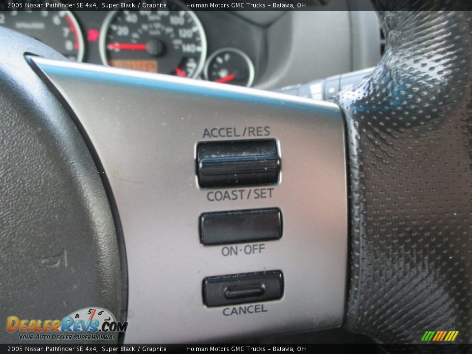2005 Nissan Pathfinder SE 4x4 Super Black / Graphite Photo #11