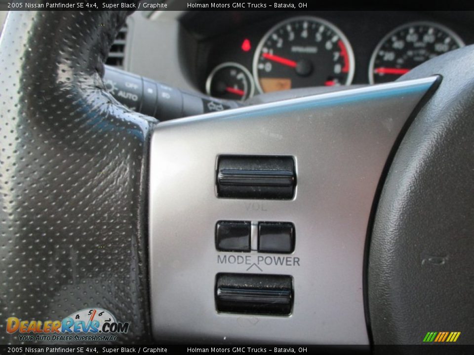 2005 Nissan Pathfinder SE 4x4 Super Black / Graphite Photo #12
