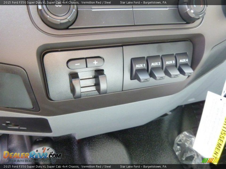 Controls of 2015 Ford F350 Super Duty XL Super Cab 4x4 Chassis Photo #17