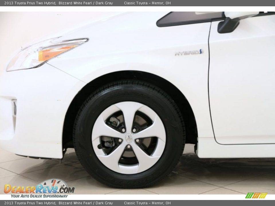 2013 Toyota Prius Two Hybrid Blizzard White Pearl / Dark Gray Photo #24