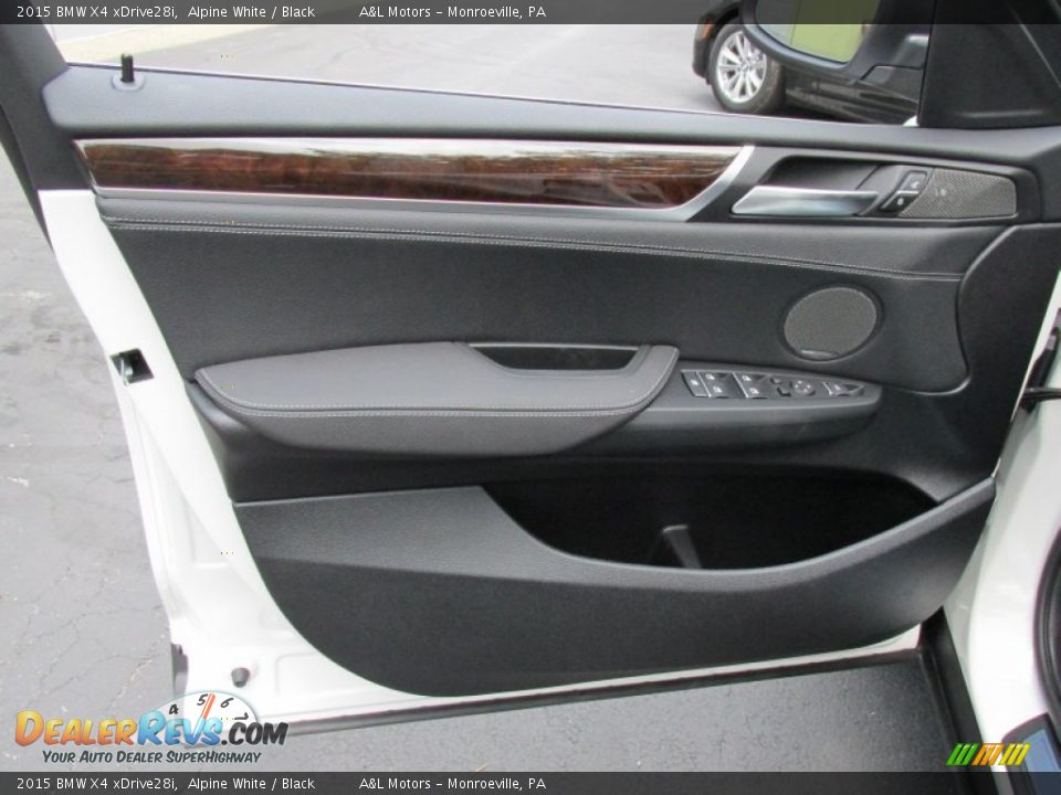 Door Panel of 2015 BMW X4 xDrive28i Photo #10