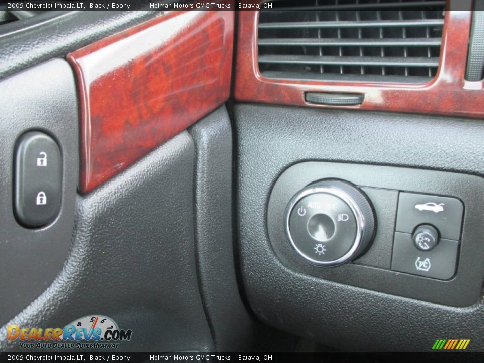 2009 Chevrolet Impala LT Black / Ebony Photo #13