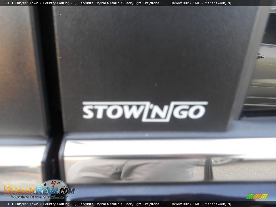 2011 Chrysler Town & Country Touring - L Sapphire Crystal Metallic / Black/Light Graystone Photo #12