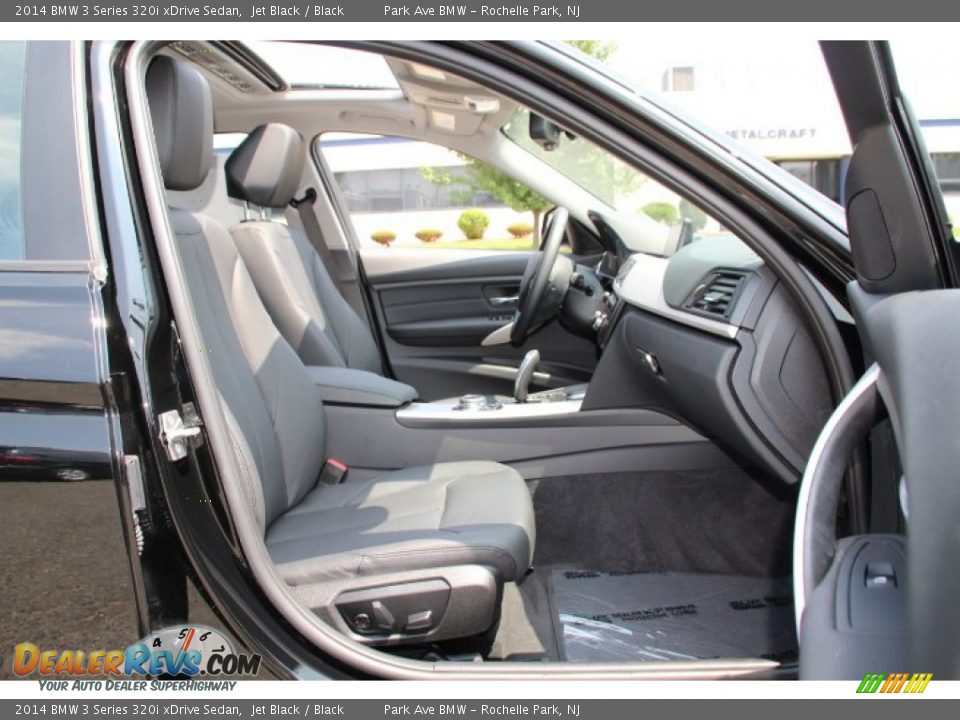 2014 BMW 3 Series 320i xDrive Sedan Jet Black / Black Photo #26