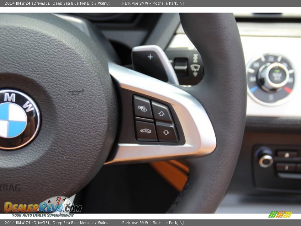 Controls of 2014 BMW Z4 sDrive35i Photo #20