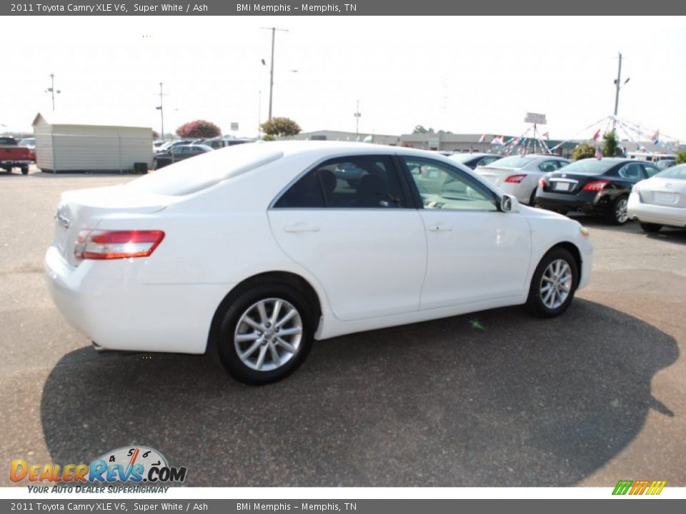 2011 Toyota Camry XLE V6 Super White / Ash Photo #4