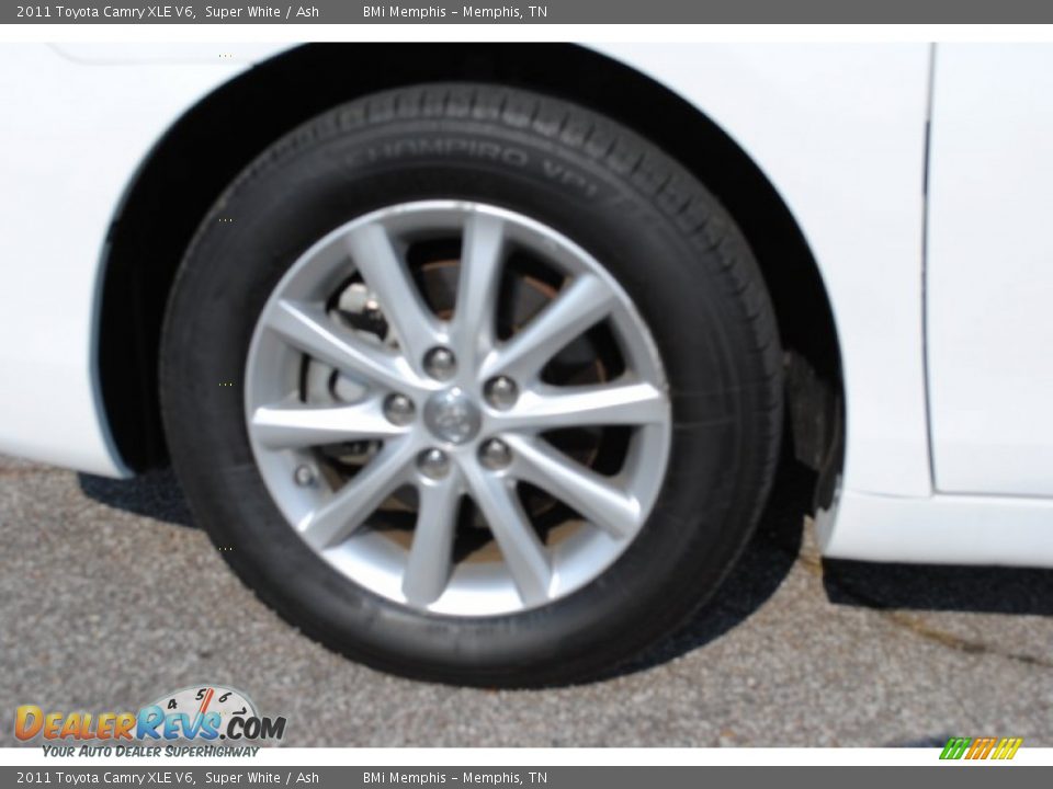 2011 Toyota Camry XLE V6 Super White / Ash Photo #6