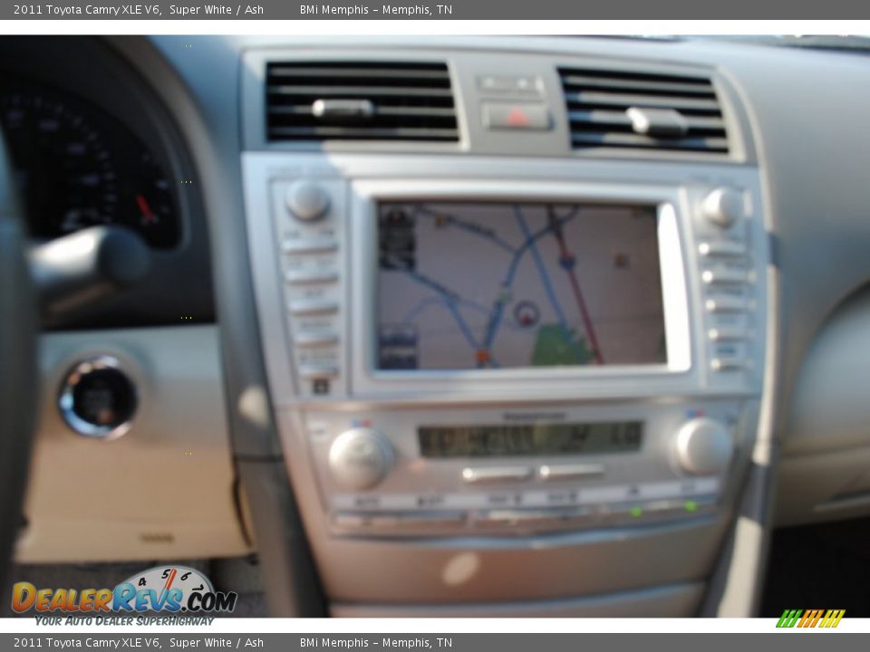2011 Toyota Camry XLE V6 Super White / Ash Photo #14
